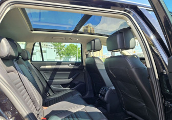 Подержанный автомобиль Volkswagen Passat Wagon 2019 года (12 фото)