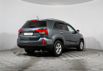 Подержанный автомобиль Kia Sorento 2013 года (5 фото)