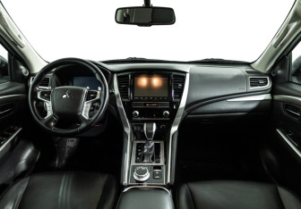 Подержанный автомобиль Mitsubishi Montero Sport 2022 года (21 фото)