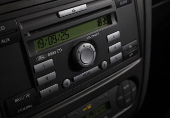 Подержанный автомобиль Ford Fusion 2008 года (13 фото)