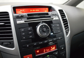 Подержанный автомобиль Kia Venga 2014 года (15 фото)