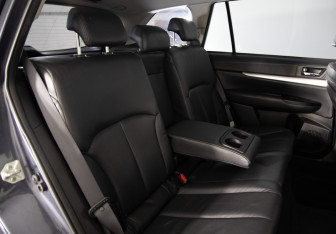 Подержанный автомобиль Subaru Outback Wagon 2011 года (12 фото)