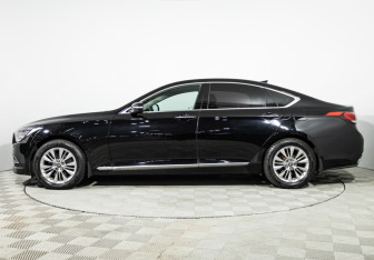 Подержанный автомобиль Hyundai Genesis 2015 года (8 фото)