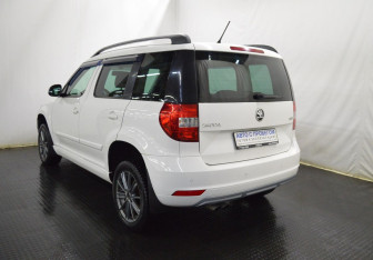 Подержанный автомобиль Skoda Yeti 2014 года (7 фото)
