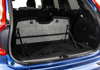 Подержанный автомобиль Volvo XC90 2016 года (28 фото)