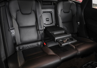 Подержанный автомобиль Volvo XC60 2019 года (32 фото)