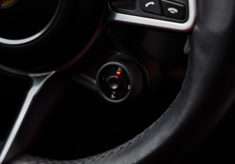 Подержанный автомобиль Porsche Cayenne 2022 года (12 фото)