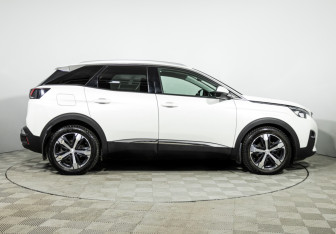 Подержанный автомобиль Peugeot 3008 2018 года (4 фото)