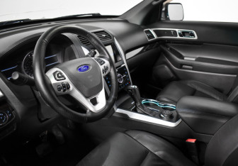 Подержанный автомобиль Ford Explorer 2014 года (9 фото)