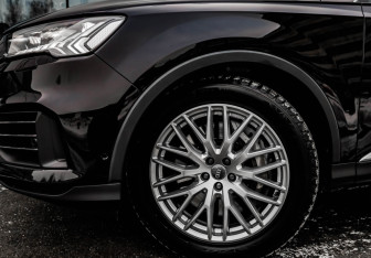 Подержанный автомобиль Audi Q7 2020 года (3 фото)