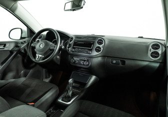 Подержанный автомобиль Volkswagen Tiguan 2014 года (9 фото)