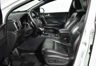 Подержанный автомобиль Kia Sportage 2018 года (10 фото)