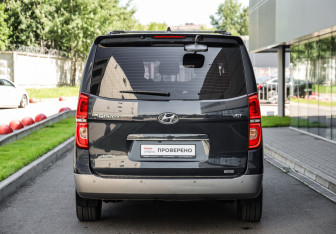 Подержанный автомобиль Hyundai Grand Starex 2018 года (7 фото)