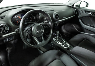 Подержанный автомобиль Audi A3 Sedan 2018 года (11 фото)