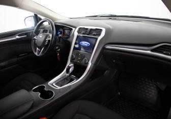 Подержанный автомобиль Ford Mondeo Sedan 2019 года (16 фото)