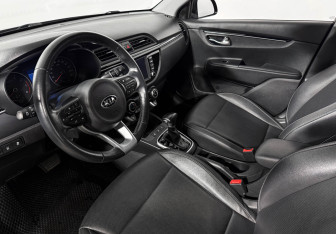 Подержанный автомобиль Kia Rio Sedan 2020 года (9 фото)