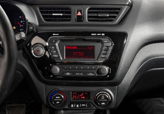 Подержанный автомобиль Kia Rio Hatchback 2012 года (16 фото)