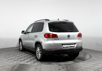 Подержанный автомобиль Volkswagen Tiguan 2016 года (7 фото)