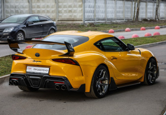 Подержанный автомобиль Toyota Supra 2022 года (8 фото)