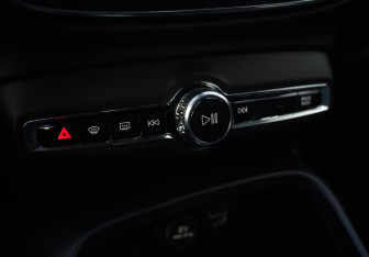 Подержанный автомобиль Volvo XC40 2019 года (19 фото)