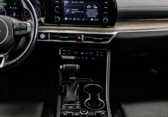 Подержанный автомобиль Kia K5 2021 года (15 фото)