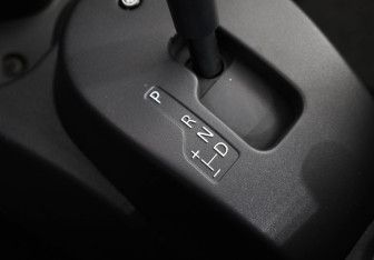 Подержанный автомобиль Renault Logan Sedan 2015 года (12 фото)