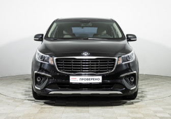 Подержанный автомобиль Kia Carnival 2019 года (2 фото)