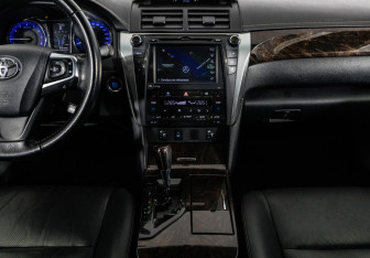 Подержанный автомобиль Toyota Camry Sedan 2015 года (15 фото)