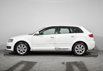 Подержанный автомобиль Audi A3 Hatchback 2012 года (8 фото)