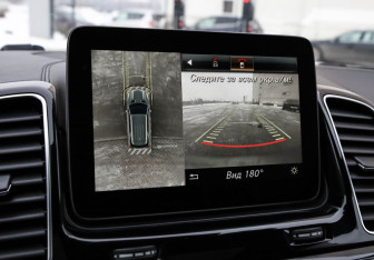 Подержанный автомобиль Mercedes-Benz GLE 2017 года (25 фото)