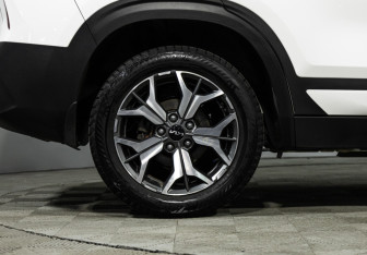 Подержанный автомобиль Kia Seltos 2022 года (18 фото)