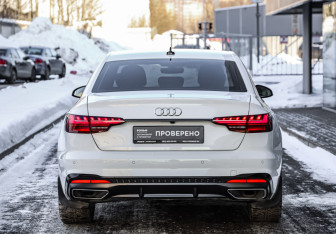 Подержанный автомобиль Audi A4 Sedan 2020 года (6 фото)