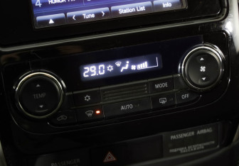 Подержанный автомобиль Mitsubishi L200 2015 года (15 фото)