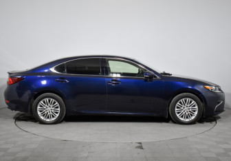 Подержанный автомобиль Lexus ES 2016 года (4 фото)