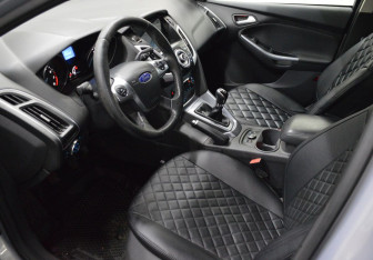 Подержанный автомобиль Ford Focus Hatchback 2012 года (9 фото)