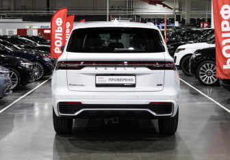 Подержанный автомобиль Geely Monjaro 2024 года (8 фото)