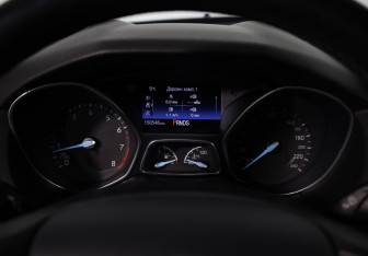 Подержанный автомобиль Ford Focus Sedan 2017 года (13 фото)