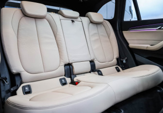 Подержанный автомобиль BMW X1 2021 года (29 фото)