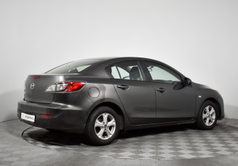Подержанный автомобиль Mazda 3 Sedan 2012 года (7 фото)