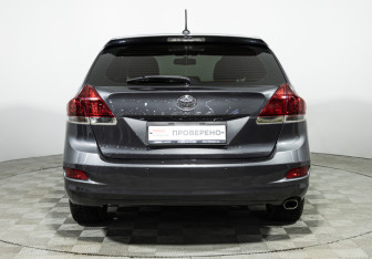 Подержанный автомобиль Toyota Venza 2013 года (6 фото)