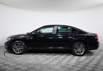 Подержанный автомобиль Volkswagen Passat Sedan 2016 года (8 фото)