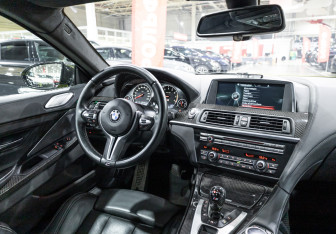 Подержанный автомобиль BMW M6 Coupe 2013 года (23 фото)