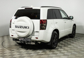Подержанный автомобиль Suzuki Grand Vitara 2011 года (5 фото)