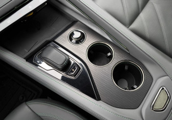 Подержанный автомобиль Zeekr 001 2023 года (16 фото)