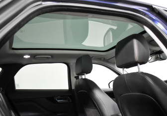 Подержанный автомобиль Jaguar F-Pace 2017 года (20 фото)