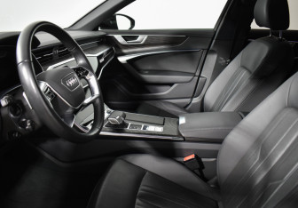 Подержанный автомобиль Audi A6 Sedan 2022 года (10 фото)
