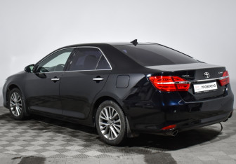 Подержанный автомобиль Toyota Camry Sedan 2016 года (7 фото)
