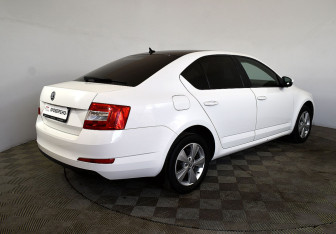 Подержанный автомобиль Skoda Octavia Liftback 2014 года (4 фото)
