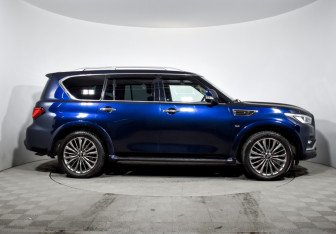 Подержанный автомобиль Infiniti QX80 2018 года (4 фото)