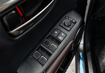 Подержанный автомобиль Lexus NX 2017 года (10 фото)